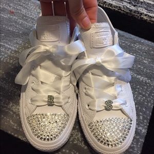 Customized converse 🌺